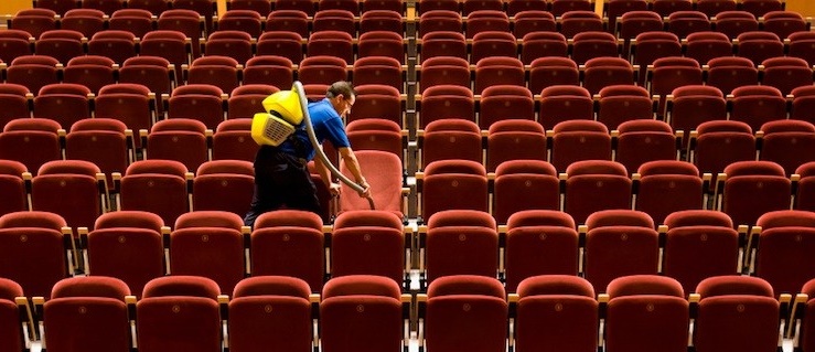 limpeza-de-cadeiras-e-assentos-cinema.jpg